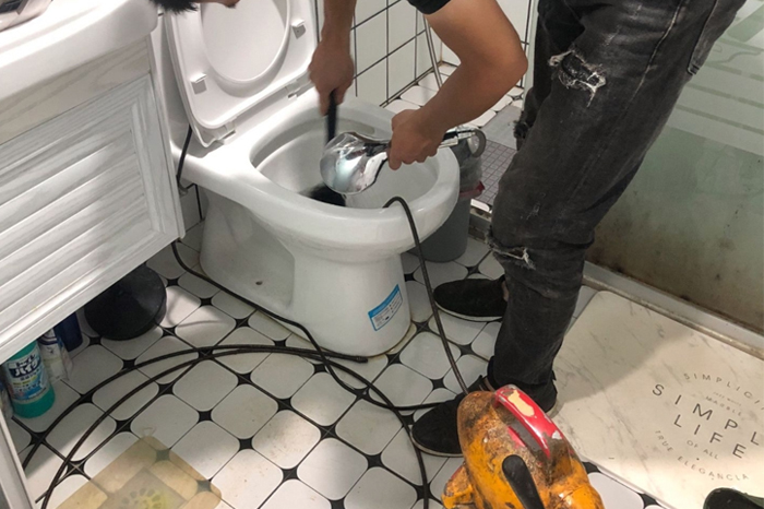 房县马桶堵塞自己疏通还是找师傅？专业上门服务让你省时更省心